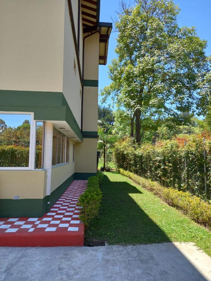 Finca Hotel Zona Franca Рионегро Экстерьер фото